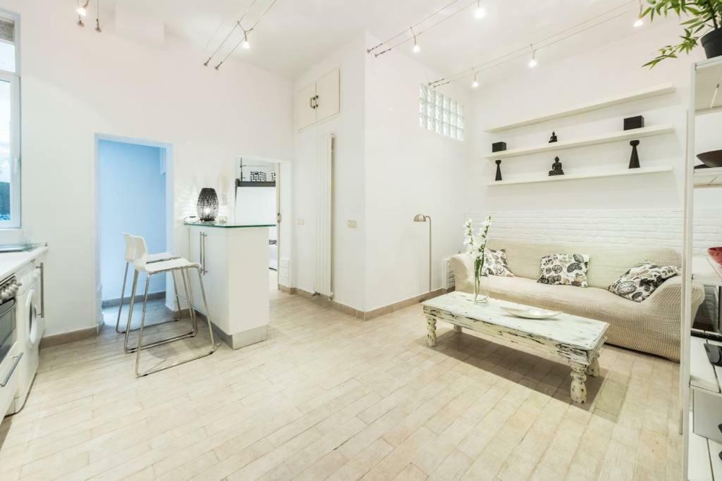Апартаменты Stylish Loft At Chueca'S Heart Мадрид Экстерьер фото